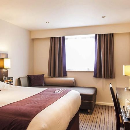 Premier Inn London Romford Central 外观 照片