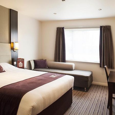 Premier Inn London Romford Central 外观 照片