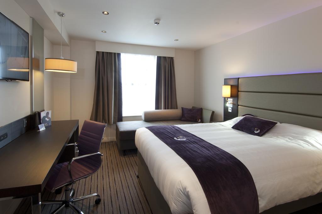 Premier Inn London Romford Central 客房 照片