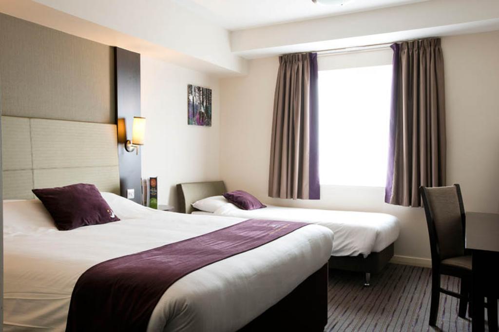 Premier Inn London Romford Central 客房 照片