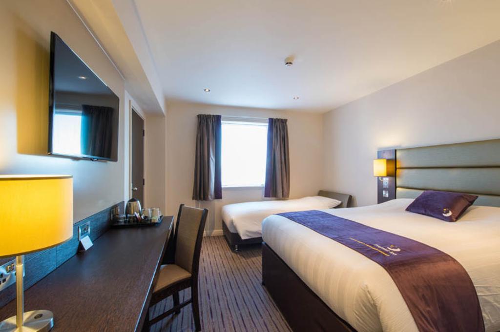 Premier Inn London Romford Central 客房 照片