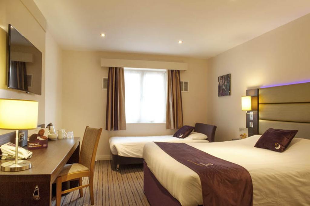 Premier Inn London Romford Central 客房 照片